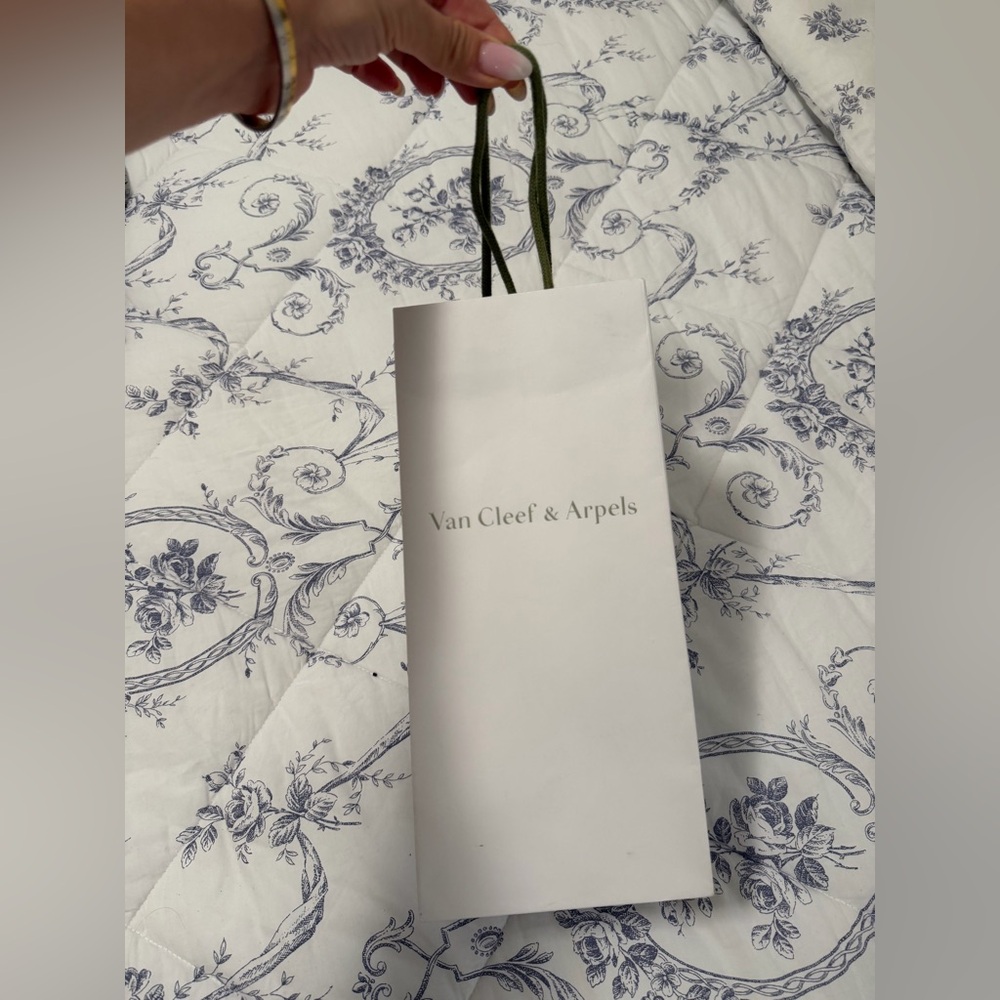 Van Cleef & Arpels gift bag